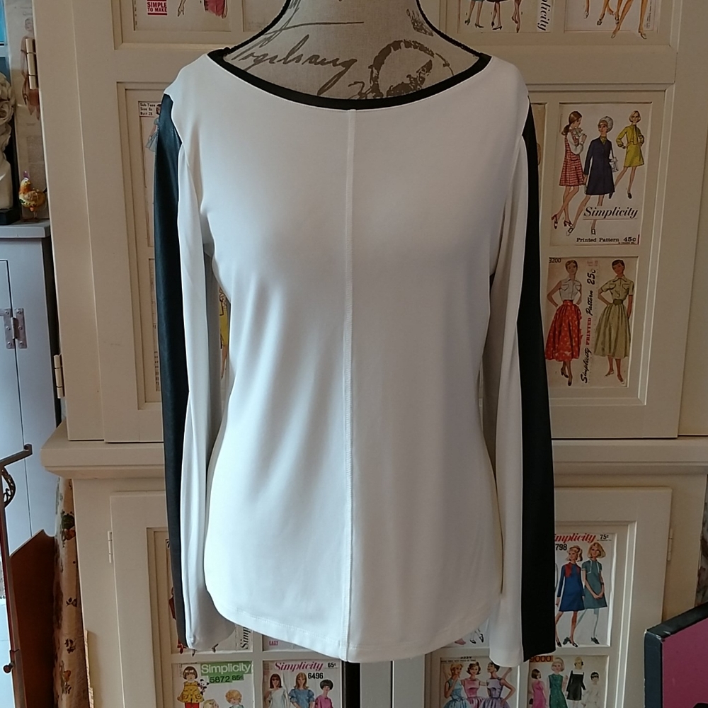 Calvin Klein black/white stretch top Sz L39'
